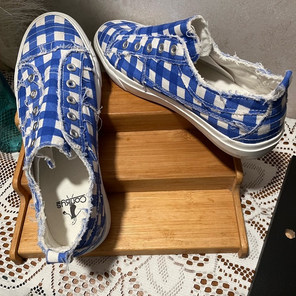 Gingham plaid checkered blue and white wimens size 8 CORKYS - Picture 4 of 5
